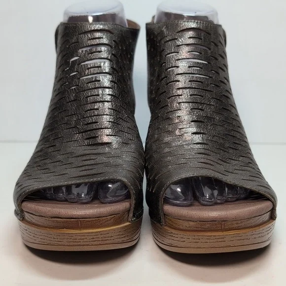 Dansko Danae perforated leather heeled sandals women's size 7.5-8  EU 38 - Picture 2 of 15